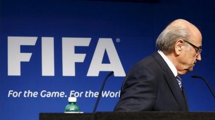 Calcio, FIFA: nuovamente indagato Blatter