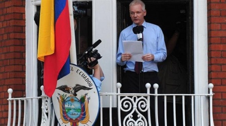Assange: intrusione in ambasciata Ecuador a Londra