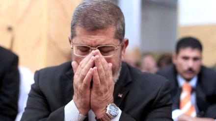 Mısır Cumhurbaşkanı, Mursi taraftarı 44 hakimin azledilmesini kabul etti