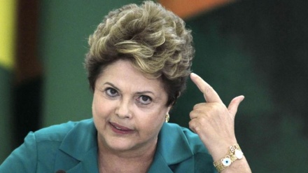 弹劾罗塞夫是企图使巴西腐败的进程偏离正轨         