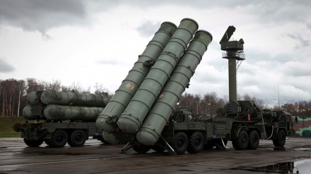Mosca, i sistemi S-400 entrano in servizio in Crimea 