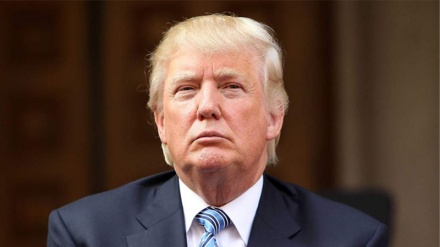 Trump: sì all'abbattimento dei caccia russi se si avvicinano agli aerei USA 