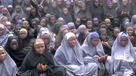 Boko Haram: Nigéria facilita negociação das meninas raptadas