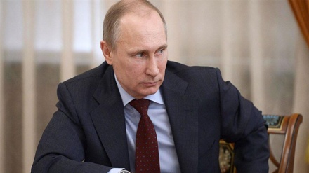 Putin: pronti a discutere in ogni momento con Ucraina