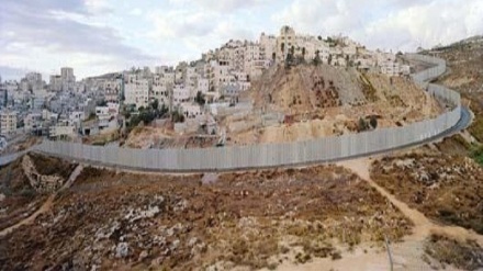 Desa Palestina ini Terkurung oleh Tiga Pemukiman Zionis