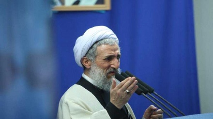 Clérigo iraniano adverte o povo  contra a influenza do inimigo nas eleições 