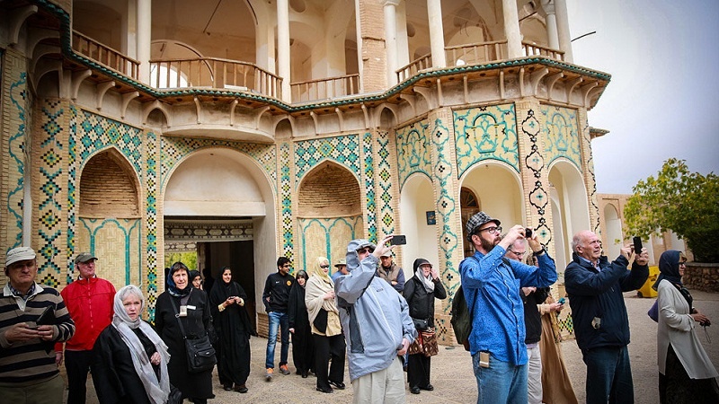 イランを訪れた外国人観光客