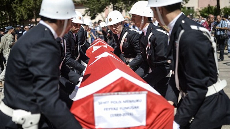 Adana'da gösteri sırasında polise ateş: 1 hayatını kaybetti