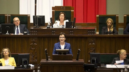 הסנאט בפולין אישר את החוק שאוסר הטלת אחריות על המדינה לפשעים הנאצים