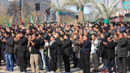 Ceremonia e faljes së namazit të drekës së Ashurasë