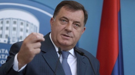  Dodik pisao Crnadku: Ne miješajte se u ozbiljne državne poslove, to je za ozbiljne ljude 