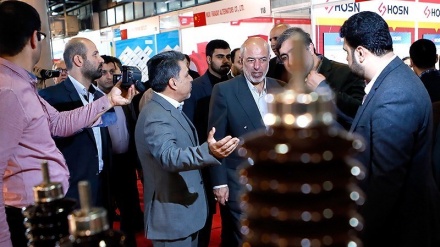 Warga Afghanistan Minati Produk Buatan Iran