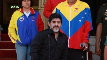 Argentina: contro il neoliberismo di Macri  scende in campo Maradona, invoca l'unita' nazionale