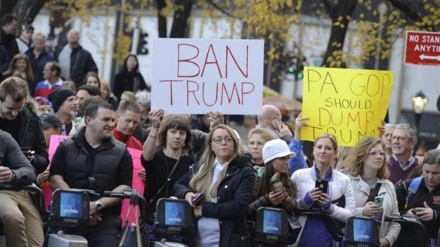 Njujorkezët mbajnë protesta pas hyrjes në fuqi të vendimit të Trump kundër myslimanëve