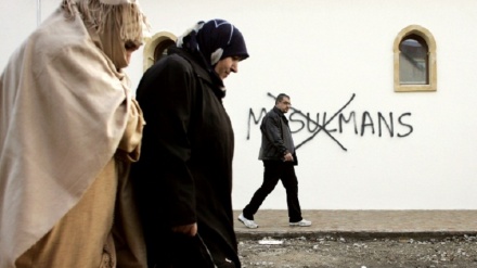 Islamophobic attacks hit record high in UK: Monitor