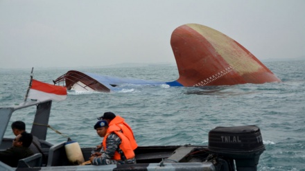 载约100人的运输船在印尼水域沉没，已发现18具遗体