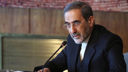 Iran: Velayati,  Tehran e Mosca rafforzano I propri legami per risolvere questioni regionali 