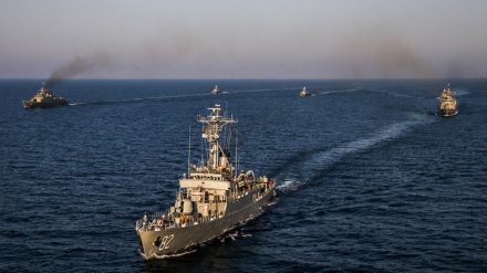 Iran Terjunkan Lebih dari 400 Kapal Perang di Parade Militer Teluk Persia