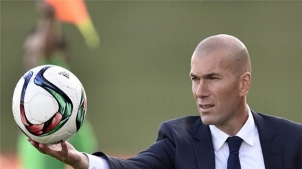 Presidenziali Francia, appello di Zidane contro Marine Le Pen