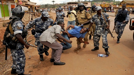 Wani Soja ya buda wuta kan fararen hula a Barikin Soja na kasar Uganda