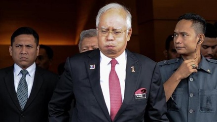 मलेशिया के पूर्व प्रधानमंत्री को 12 साल की सज़ा, आर्थिक घोटाले के दोषी