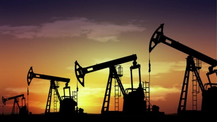 Petrolio: prezzo del Brent sfiora quota 50 dollari al barile in vista possibile accordo Opec