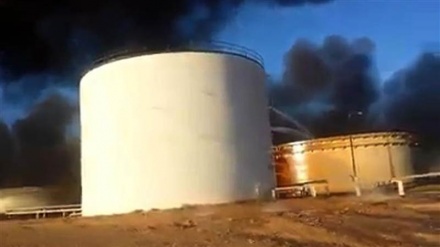 Armed group blocks key oil field in Libya 