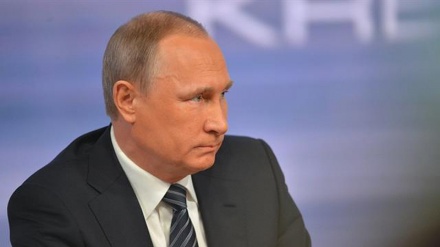 Gradimento di Putin ai minimi da 20 anni