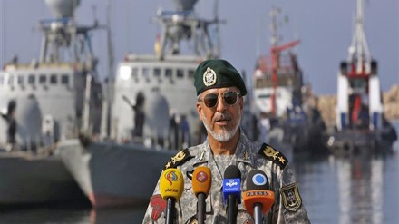 イラン海軍、演習実施地域からの撤退をアメリカ軍の艦船に警告