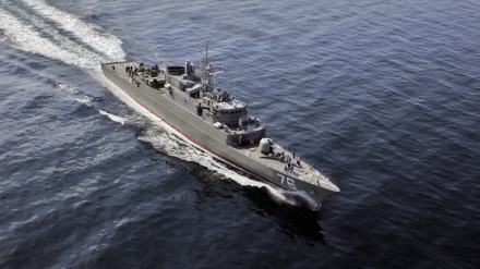 イラン海軍の演習最終日、パレードが実施