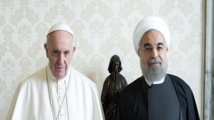 ভ্যাটিকানে পোপ ফ্রান্সিসের সঙ্গে ইরানি প্রেসিডেন্টের সাক্ষাৎ