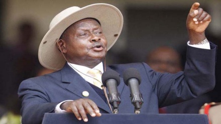 Museveni: Wanaume wanaowapiga wake zao ni wapumbavu