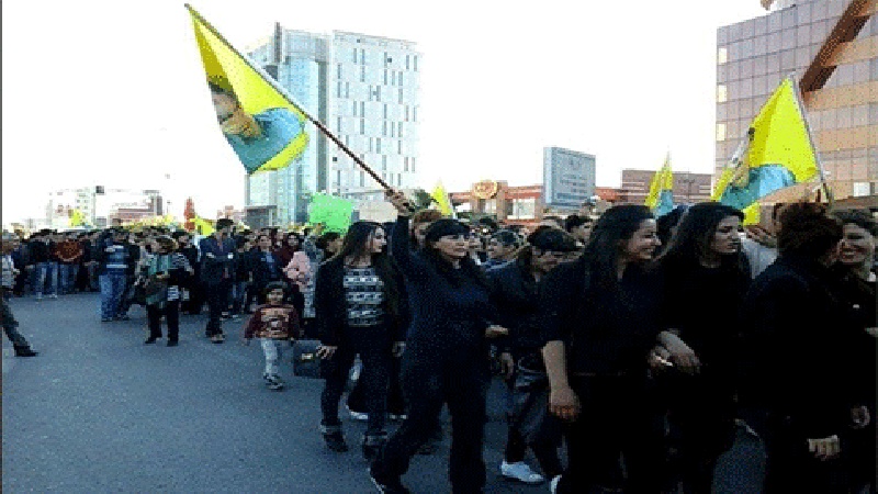 PKK yanlıları Erbil'de Öcalan'ın  tutuklanması yıldönümünde protesto gösteri düzenledi 