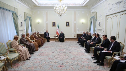 オマーン外務大臣が、イラン大統領と会談

