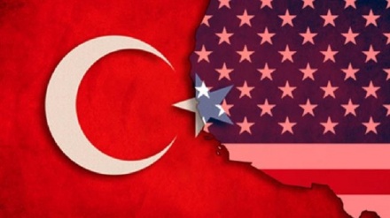 Amerika dorëzohet para Turqisë, ambasadori amerikan mbron qeverinë turke