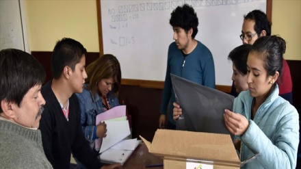 51 % de los bolivianos dice no a reforma constitucional, contados 99,49 % de los votos