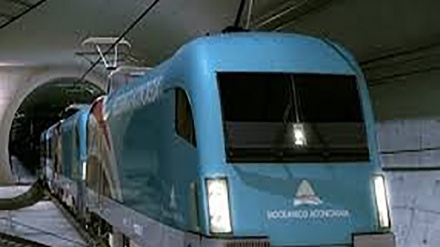 Bolivia y Perú analizarán construcción de tren bioceánico 