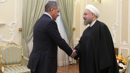 ロシア国防相がイラン大統領、及び国防相と会談