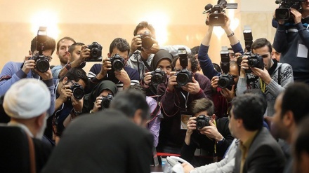 多数の外国人ジャーナリストが、イランで選挙関連報道に従事