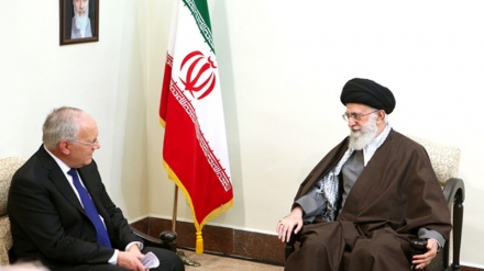 最高指導者、「イラン国民のスイスへの見方は効果的」