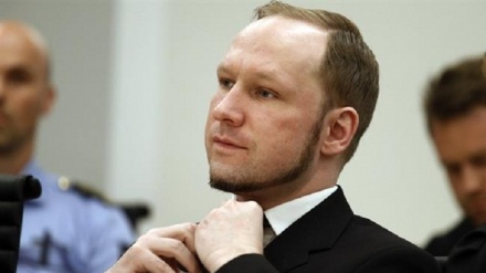 Norvegia: Breivik in aula fa il saluto nazista ai giudici