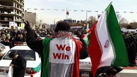 Prania e mendimtarëve dhe intelektualëve të 38 vendeve në kremtimin e përvjetorit të fitores së Revolucionit Islamik të Iranit