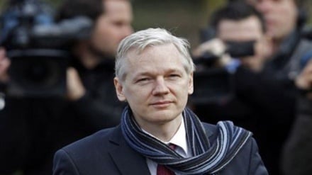 Assange: Moguće je da se predam britanskoj policiji