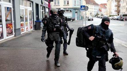 Austria estrada in Francia due presunti complici stragi Parigi
