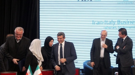 イタリアの経済代表団がイランを訪問