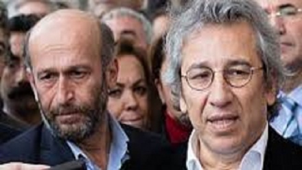 Can Dündar ve Erdem Gül'ün davası ertelendi 