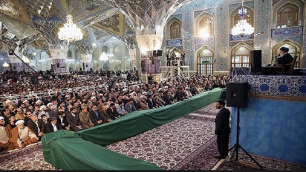 Puntos de vista del Líder  de la RII (en su conferencia en Mashad) 