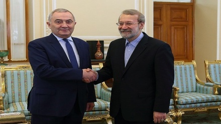 イラン国会議長が地域問題についてルーマニア外相と会談
