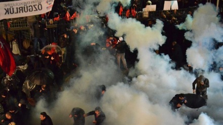 Otoritas Turki Rampas Kantor Surat Kabar Zaman