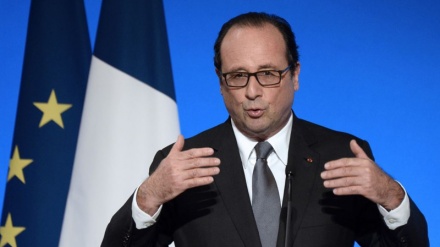 Hollande: siamo in guerra